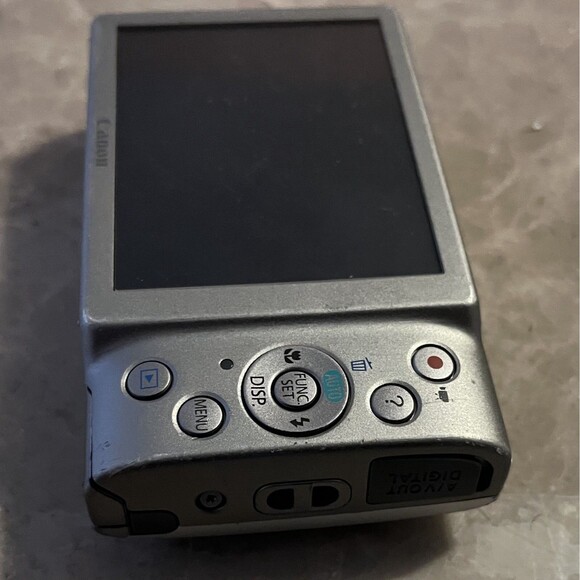 Canon PowerShot A4000 IS HD 16.0MP Digital Camera Silver For PARTS Lens Error - Picture 7 of 8